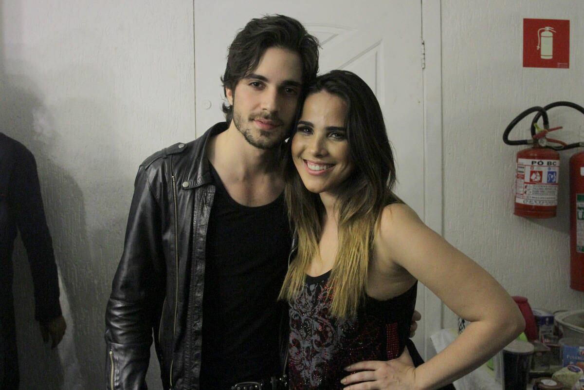 A cantora recebeu o carinho de amigos depois do show. Fiuk estava lá  