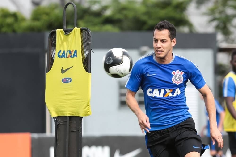 Rodriguinho deve perder seu lugar no Corinthians