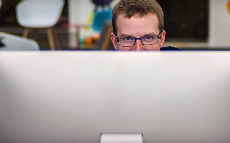 Dataprev — A
Empresa de Tecnologia e Informações da Previdência Social tem concurso aberto
para o preenchimento de 4.016 vagas em cargos de níveis médio e superior. A
seleção visa formar cadastro reserva pelo prazo de dois anos. São oferecidos
salários entre R$ 3.129 e R$ 5.837, dependendo do nível. As inscrições podem
ser feitas até o dia 17 de novembro pelo site. O valor da taxa será de R$ 50 para cargos de
nível médio e R$ 80 para superior. Veja mais detalhes no portal de concurso Brasil
Escola