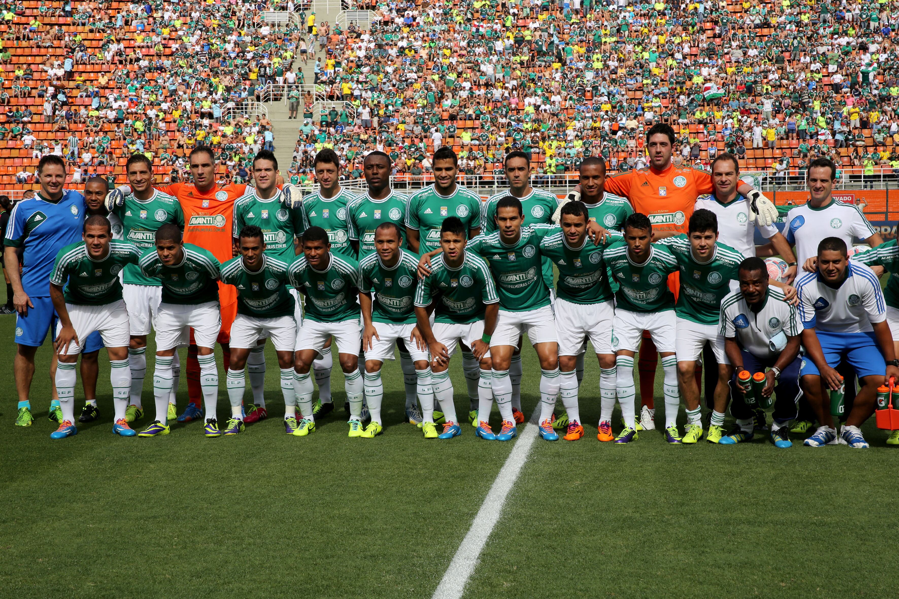 Jogadores do Palmeiras posam antes do confronto contra o Boa Esporte