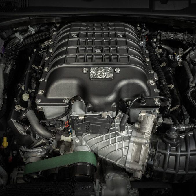 Dodge Challenger SRT Demon 170 2023 vem equipado com motor V8 Hemi Supercharged 6.2 litros