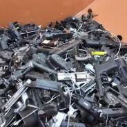 Destruição das armas também serviu como um tributo às vítimas da violência armada