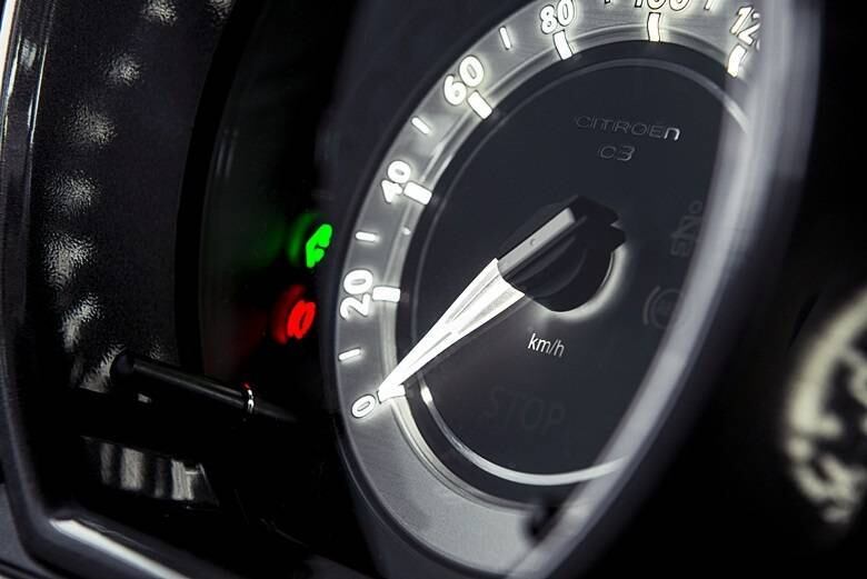 O padrão foi mantido na atualização de linha, com iluminação tipo blackout, permanentemente acesa