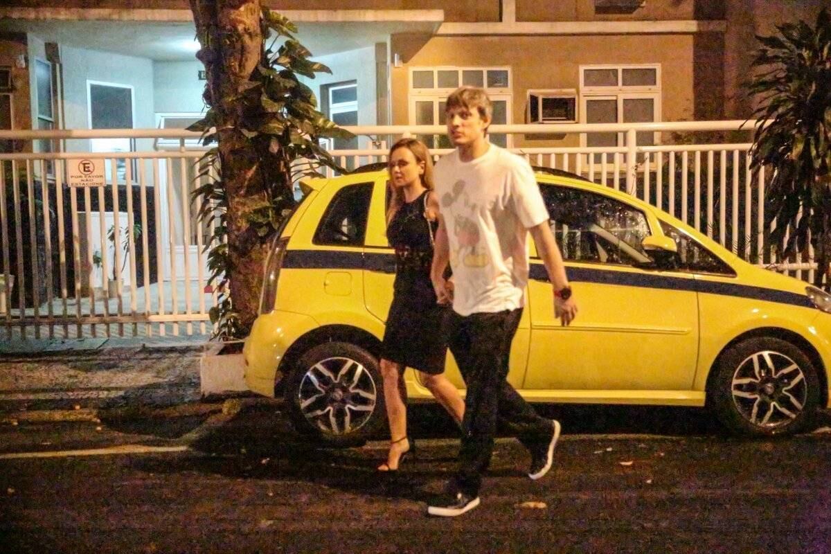 Os dois andavam juntinhos