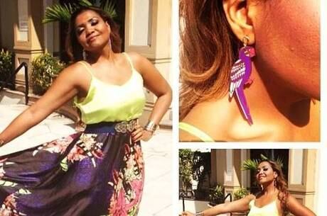 Gaby brinca com saia longa