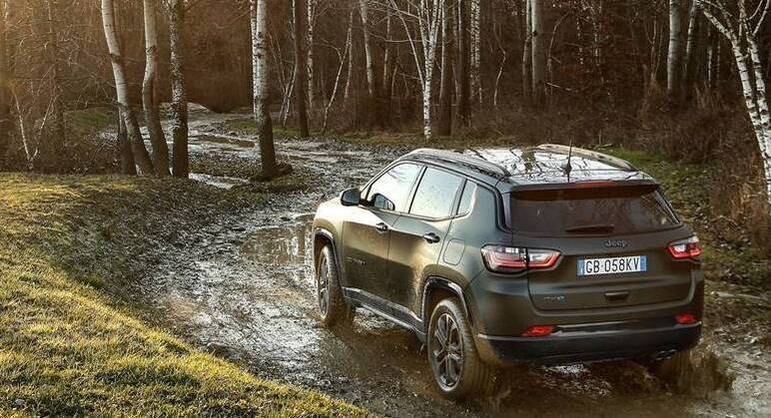 Jeep Compass em imagem de divulgação na linha 2022
