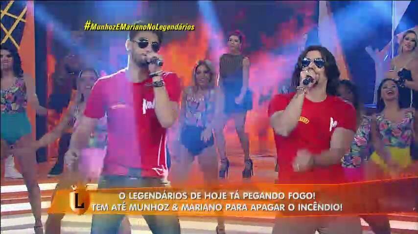 É no refrão “Eu sou seu bom, seu bom, seu bom, seu bom,
bombeiro” que a dupla rebola e coloca as fãs no clima 

Munhoz e Mariano esquenta a noite legendária com Seu Bombeiro
