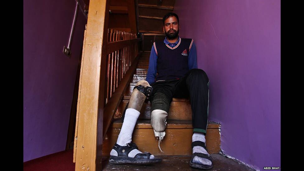 Mas os enfrentamentos criaram uma atmosfera de medo. Moradores locais,
como Irshad Ahmed, que mora na cidade de Uri, foi ferido durante trocas
de tiros entre soldados dos dois lados