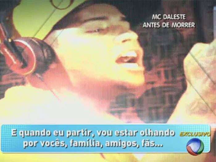 

E quando eu partir, vou estar olhando por vocês, família, amigos, fãs...



+ Aproveite e confira as matérias do programa Domingo Show

+ Já curtiu a página do Domingo Show no Facebook? É só clicar!

+ Siga o Domingo Show no Twitter e receba todas as notícias do programa
