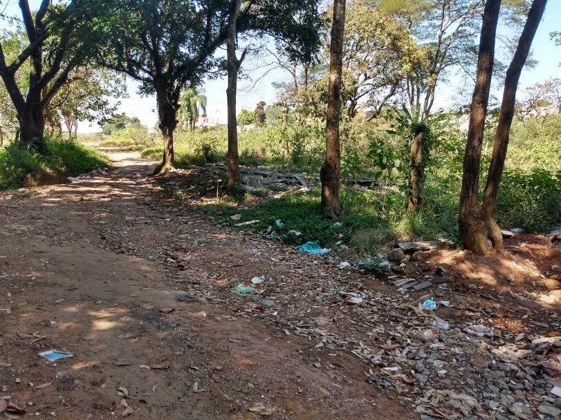 Entrada do Aristocrata: abandono e lixo