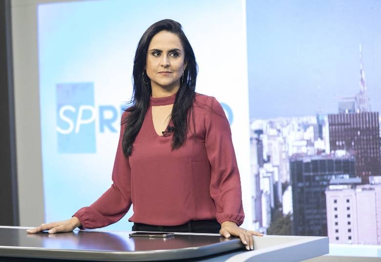 Com
reportagens de Gabriela França, Lamartine Cortes e Angélica Sattler, o jornalístico irá
privilegiar informações ao vivo e terá câmeras espalhadas pela cidade para
monitorar o trânsito e acompanhar a volta do trabalhador para casa. A previsão do tempo será
comandada por Lidiane Shayuri

