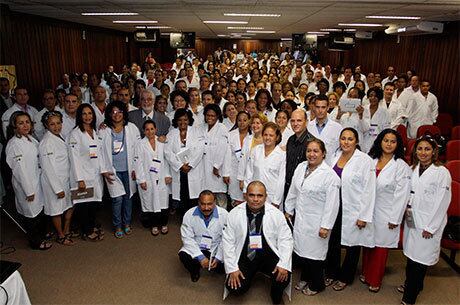 Médica afirma que profissionais cubanos são discriminados
