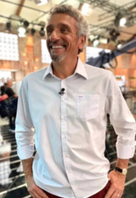 Bassoleil se
orgulha de ter passado a sua infância em Auxonne, na Borgonha. A manteiga de
escargot relembra a casa de sua mãe, Chantal

O Top Chef Brasil vai ao ar
toda quarta-feira, às 22h50, pela Record TV. Assista às íntegras do programa no canal do Youtube