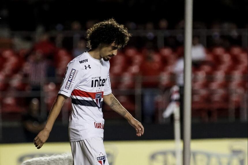 O meia Valdívia foi liberado do São Paulo e acertou com o Al Ittihad, da Arábia Saudita. O vínculo firmado entre o jogador e o clube foi de empréstimo por uma temporada. Valdí