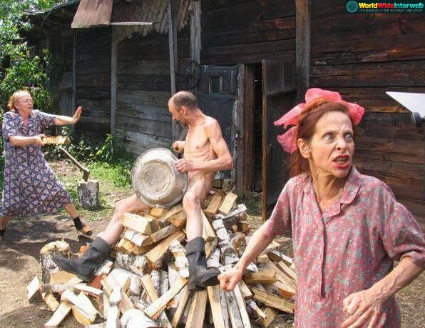 Olha a cara da tiazinha aqui na frente, meio que dizendo "ACENDE ESSA FOGUEIRA AGORA!"