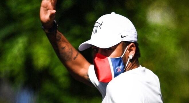 Todos os jogadores, inclusive Neymar, usavam máscaras do PSG