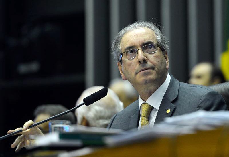 Pouco antes da entrevista, parlamentares do PSOL, PSB, PT e PMDB também realizaram ato "em defesa da ética política"