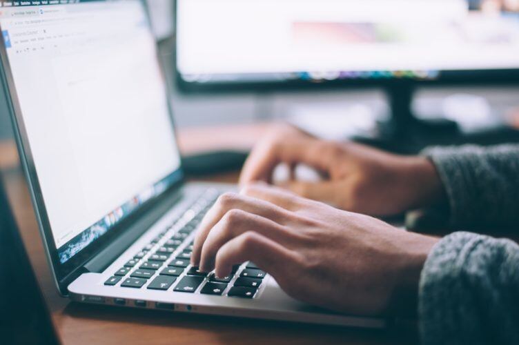 A empresa alerta os usuários para que sejam cuidadosos ao clicar em links e fornecer informações pessoais. Confira mais dicas para se proteger!