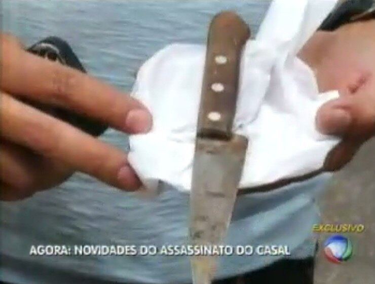 Faca foi apreendida pelos policiais