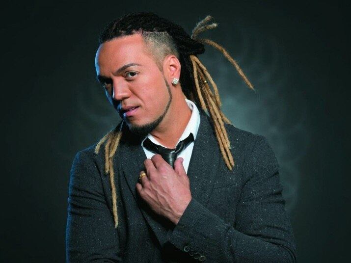 O visual roots, porém, não durou muito tempo! Belo ficou com os dreads por um ano, mas acabou tirando-os por causa de todo o trabalho que tinha para mantê-los