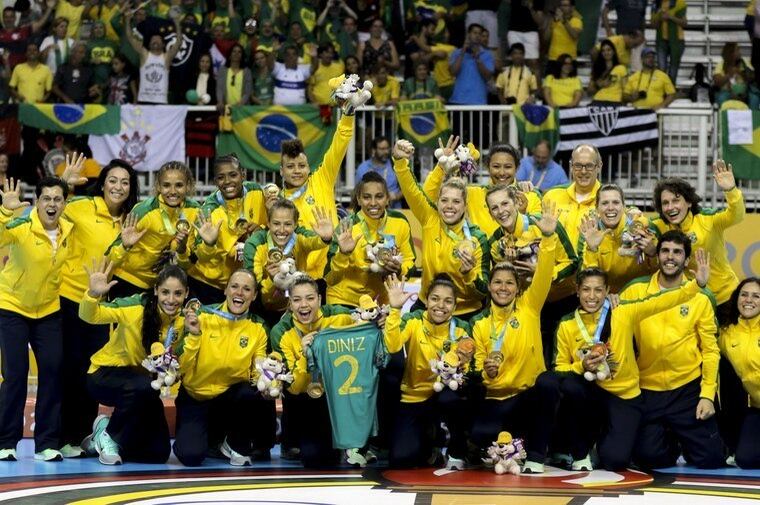 Equipe de handebol feminino conquistou o pentacampeonato em Toronto 2015
