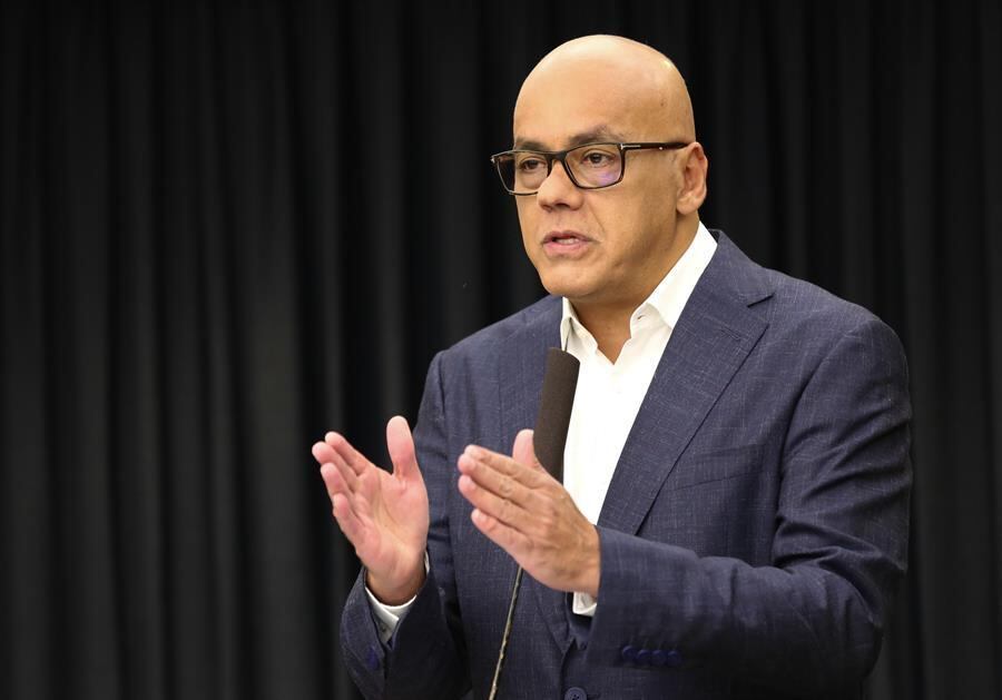 Ministro venezuelano acusa governo Bolsonaro de colaborar com ataque