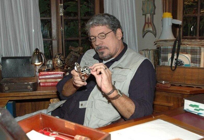 No capítulo da última quinta (30) de Ribeirão do Tempo, Nicolau (Heitor Martinez) e Flores (Antonio Grassi) decidem seguir em frente com o plano de assassinar o senador Érico (Henrique Martins)