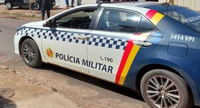 Segundo a PM, o disparo foi feito para neutralizar o atirador, mas um dos suspeitos foi atingido