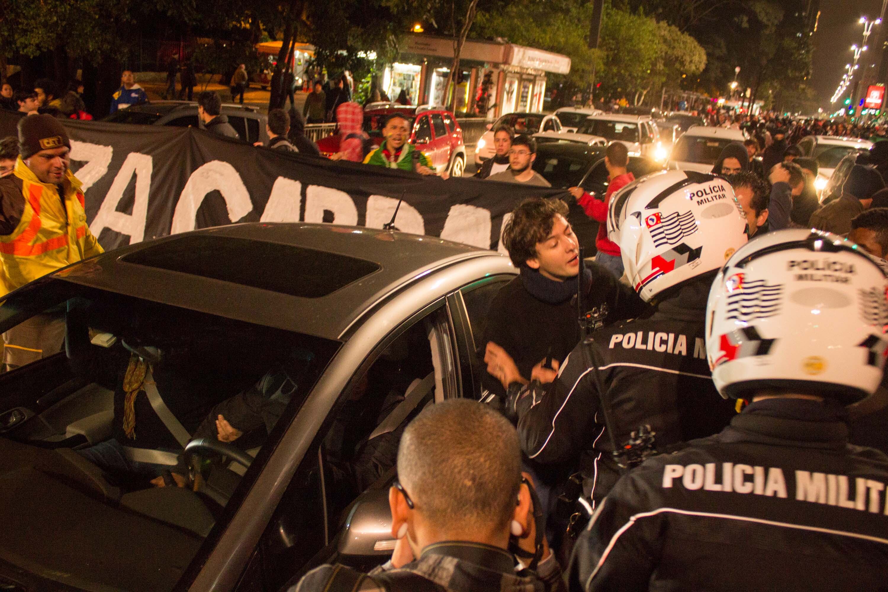 A Polícia Militar informou, por volta das 20h, que a Força Tática foi enviada ao local, após a corporação receber a informação de um "princípio de tumulto" 