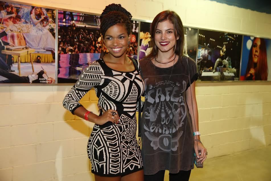 Jennifer Nascimento e Bruna Hamú foram juntas ao show