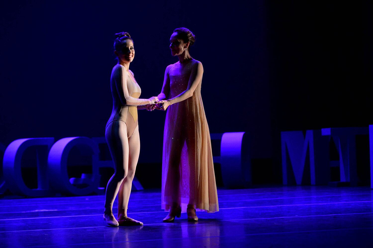 Espetáculo de balé, dirigido por Jorge Takla, reúne a história de 40 anos da Cisne Negro Cia de Dança 