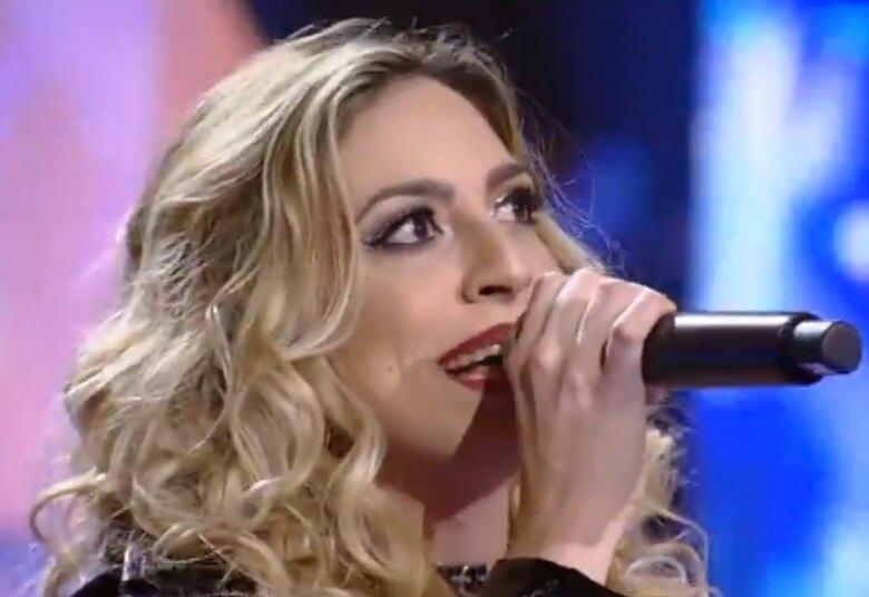 Thais Piza (Piracicaba – SP) arrancou elogios de 90 jurados ao cantar o clássico Somebody To Love, do Queen. Já em sua segunda apresentação ela cantou I’ll Always Love You, de Whitney Houston, e levantou 82 jurados