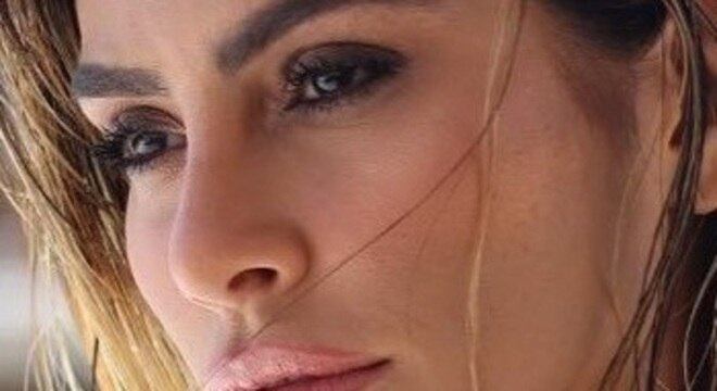 Cleo comemorou 36 anos cercada de famosos