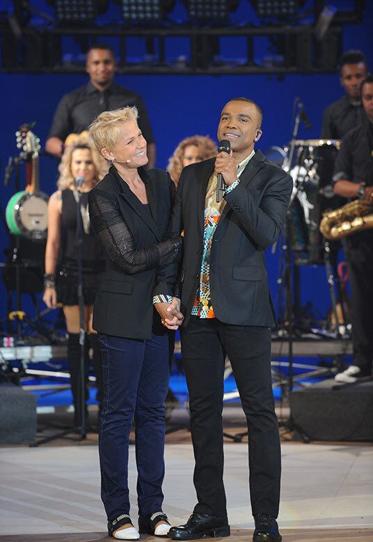 Alexandre Pires inaugurou o palco do Xuxa Meneghel e cantou na estreia do programa

> Acesse o R7 Play e assista na íntegra a todos os programas da Record! Clique e experimente!
