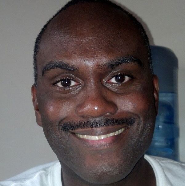 No fundo, um filtro de água