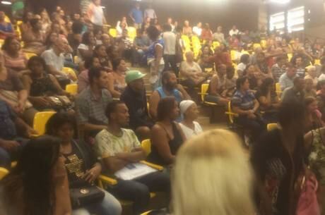 Cerca de 500 terceirizados foram demitidos