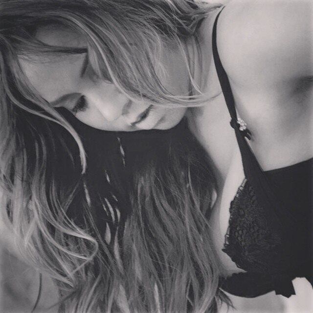 A gata sempre posta fotos sensuais 