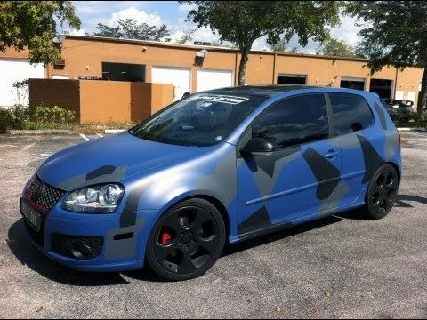 Outro Volkswagen Golf que resolveu inovar na camuflagem