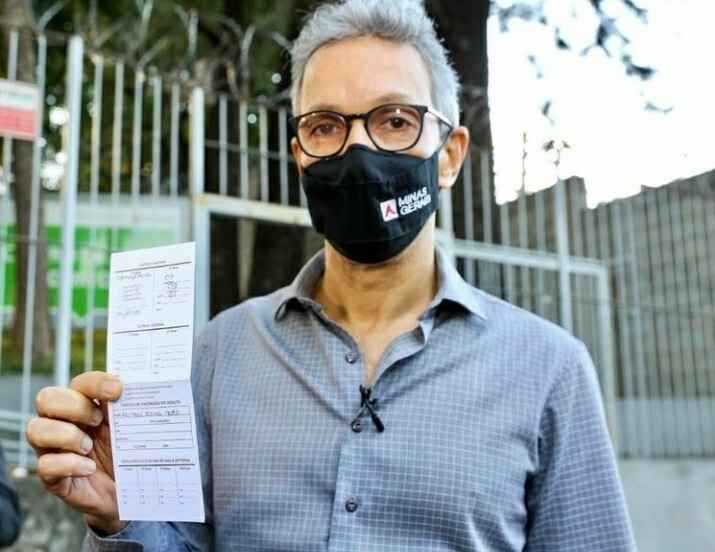 Zema pede autorização à Anvisa para comprar vacina Sputnik
