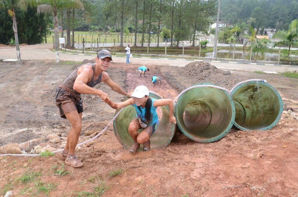 — Além de ter toda a
estrutura que precisamos, a área do Instituto é imensa, cercada por uma
natureza preservada e com diferentes tipos de obstáculos naturais. Estamos
preparando um evento muito especial, que certamente surpreenderá os corredores