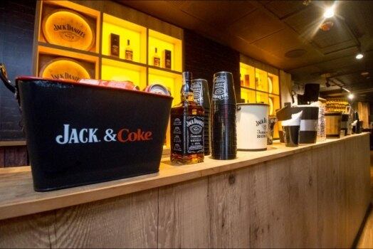 GALERIA: Veja imagens do camarote, o FanZone by Jack Daniel's