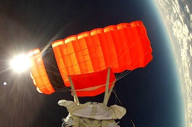 Em fevereiro deste ano, a empresa World View anunciou o primeiro teste de sucesso que alcançou uma altura de 102 mil pés, cerca de 31 km de distância da terra 