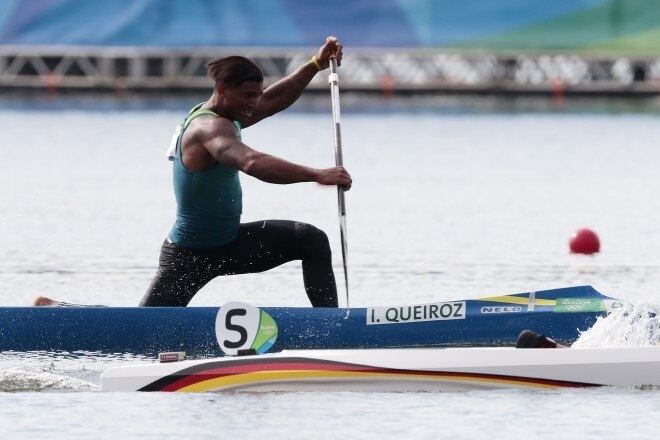 Canoagem: A fisiologista e médica do esporte Karina Hatano, da Sociedade Brasileira de Medicina Esportiva, afirma que a maioria dos 49 esportes dos Jogos Pan-Americanos tem um grande gasto calórico. A canoagem se destaca porque, durante uma hora de prática, é possível gastar de 500 kcal a 800 kcal. A força da remada na água é responsável por isso