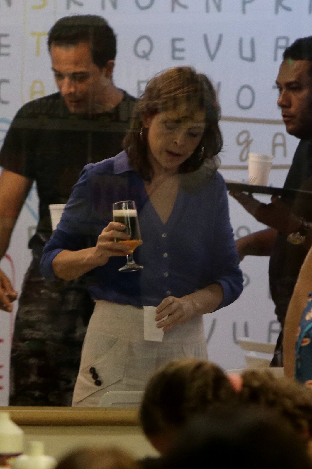 Drica Moraes comemora aniversário do filho adotivo em parque infantil