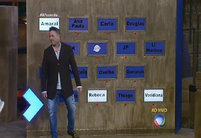 Edu K, sem muitas alternativas, apagou o nome de Amaral
+ JP Mantovani diz o que achou sobre Luka acordar Douglas no dia do ofurô: "Uma dose de trairol"
+ Começou a lavagem de roupa suja de A Fazenda 8, veja as primeiras respostas de Douglas e Minerato
+ Veja fotos dos bastidores da grande final de A Fazenda 8
+ Veja as expressões de Ana Paula Minerato, vice-campeã de A Fazenda 8
+ Douglas Sampaio é o campeão de A Fazenda 8. Relembre a participação do vencedor
+ Ana Paula Minerato é vice-campeã de A Fazenda 8. Veja como foi a participação da peoa no reality show
+ Luka Ribeiro é o terceiro colocado de A Fazenda. Relembre a trajetória do ator
+ “Tem participante que vai colher frutos muito ruins aqui fora”, crava JP Mantovani
+ Douglas leva tapa na cara de Mara Maravilha, cai no choro e afirma: "Ela não merece um pingo de respeito"