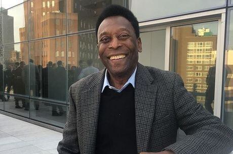 Pelé vem tendo a sua mobilidade reduzida nos últimos anos
