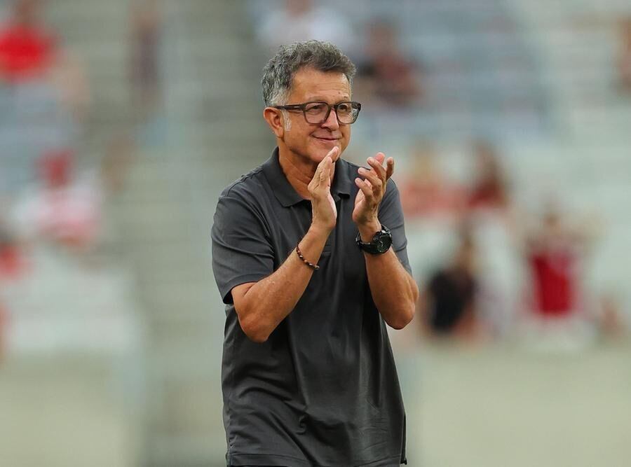 Athletico-PR demite técnico colombiano Juan Carlos Osorio