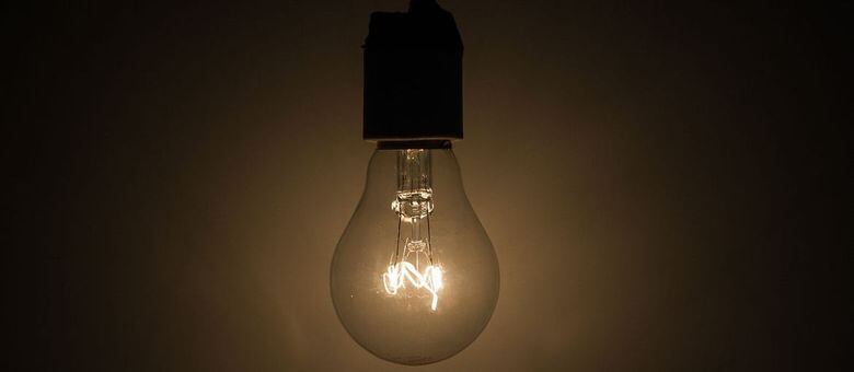 FHC entregou a Lula um país iluminado; o sucessor repassou-o na penumbra