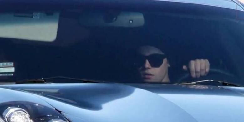 O Karma também é considerado por muitos um dos carros mais belos da atualidade. É por isso que a bizarra pintura aplicada por Bieber deixou tanta gente surpresa e indignada