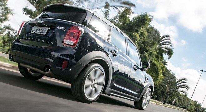 Crossover tem cintura mais alta e carroceria mais musculosa; porta-malas saltou para 450 litros
